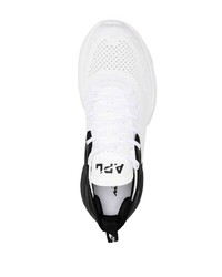 Chaussures de sport blanches et noires APL Athletic Propulsion Labs