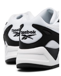 Chaussures de sport blanches et noires Reebok
