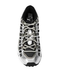 Chaussures de sport blanches et noires Puma