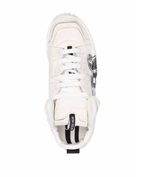 Chaussures de sport blanches et noires Gcds