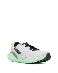 Chaussures de sport blanches et noires Hoka One One