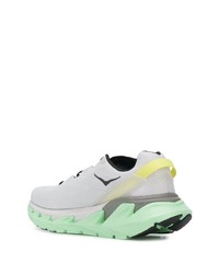 Chaussures de sport blanches et noires Hoka One One