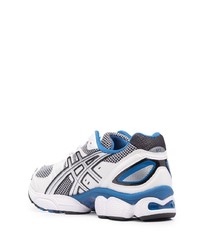 Chaussures de sport blanches et noires Asics