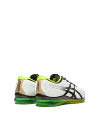 Chaussures de sport blanches et noires Asics