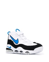 Chaussures de sport blanches et noires Nike