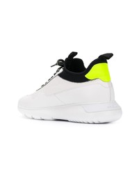 Chaussures de sport blanches et noires Hogan