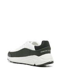 Chaussures de sport blanches et noires Armani Exchange