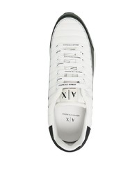 Chaussures de sport blanches et noires Armani Exchange