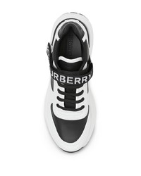 Chaussures de sport blanches et noires Burberry
