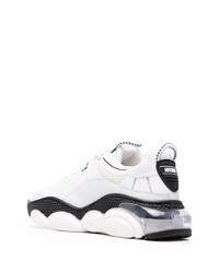 Chaussures de sport blanches et noires Moschino