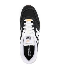 Chaussures de sport blanches et noires New Balance