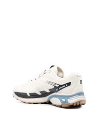 Chaussures de sport blanches et noires Salomon S/Lab