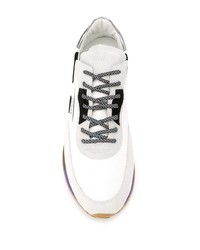 Chaussures de sport blanches et noires Ghoud