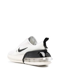 Chaussures de sport blanches et noires Nike