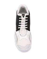 Chaussures de sport blanches et noires N°21