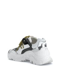 Chaussures de sport blanches et noires N°21