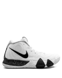 Chaussures de sport blanches et noires Nike