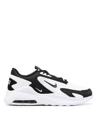 Chaussures de sport blanches et noires Nike