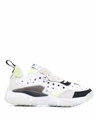 Chaussures de sport blanches et noires Nike