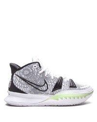 Chaussures de sport blanches et noires Nike