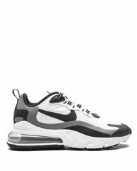 Chaussures de sport blanches et noires Nike