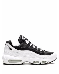 Chaussures de sport blanches et noires Nike