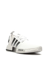 Chaussures de sport blanches et noires adidas