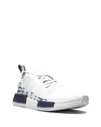 Chaussures de sport blanches et noires adidas