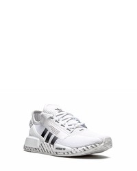 Chaussures de sport blanches et noires adidas