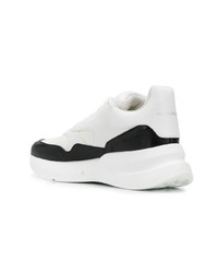 Chaussures de sport blanches et noires Alexander McQueen