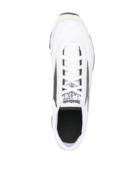 Chaussures de sport blanches et noires Reebok