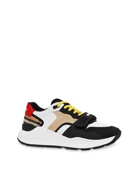 Chaussures de sport blanches et noires Burberry