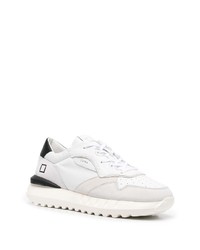 Chaussures de sport blanches et noires D.A.T.E