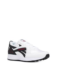 Chaussures de sport blanches et noires Reebok