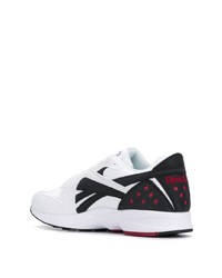 Chaussures de sport blanches et noires Reebok