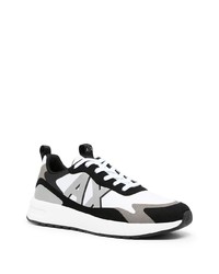 Chaussures de sport blanches et noires Armani Exchange