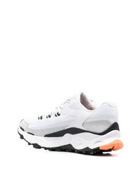 Chaussures de sport blanches et noires The North Face