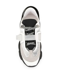 Chaussures de sport blanches et noires Moschino