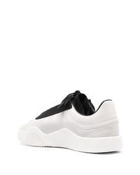 Chaussures de sport blanches et noires Y-3