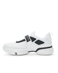 Chaussures de sport blanches et noires Prada