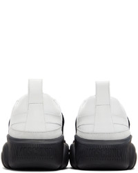 Chaussures de sport blanches et noires Moschino