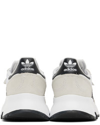 Chaussures de sport blanches et noires adidas Originals