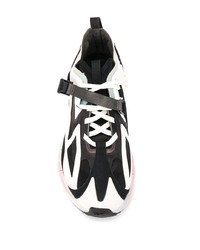 Chaussures de sport blanches et noires Reebok