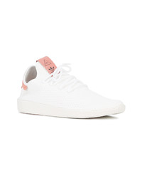 Chaussures de sport blanches Adidas By Pharrell Williams