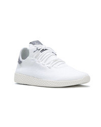 Chaussures de sport blanches Adidas By Pharrell Williams