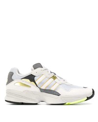 Chaussures de sport blanches adidas