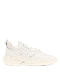 Chaussures de sport blanches adidas