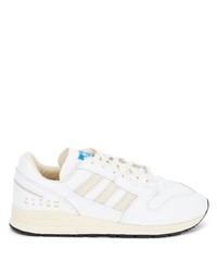 Chaussures de sport blanches adidas