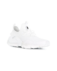 Chaussures de sport blanches Nike