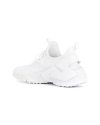 Chaussures de sport blanches Nike